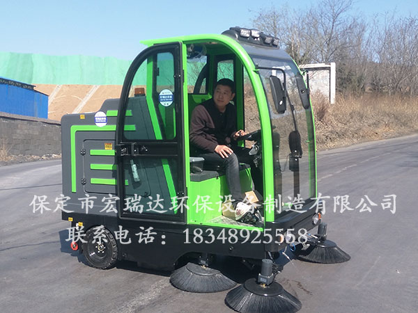 山西晉城東上村洗煤廠—宏瑞達(dá)駕駛式掃地車(chē)HRD-2150案例